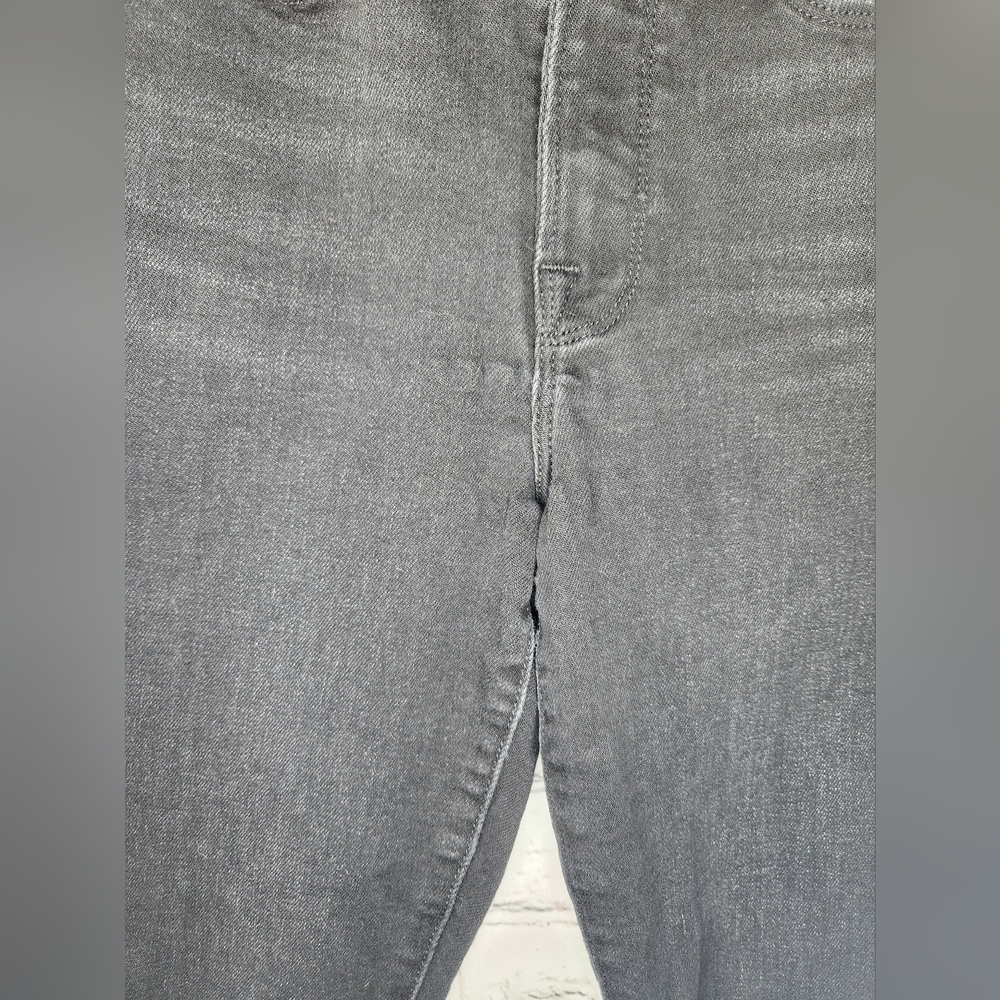 Good American Good Legs Crop Raw Step Hem Jean Size 26 - Picture 6 of 8